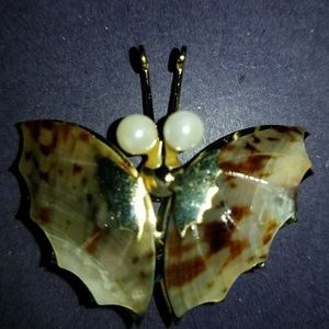 Pearl brooch